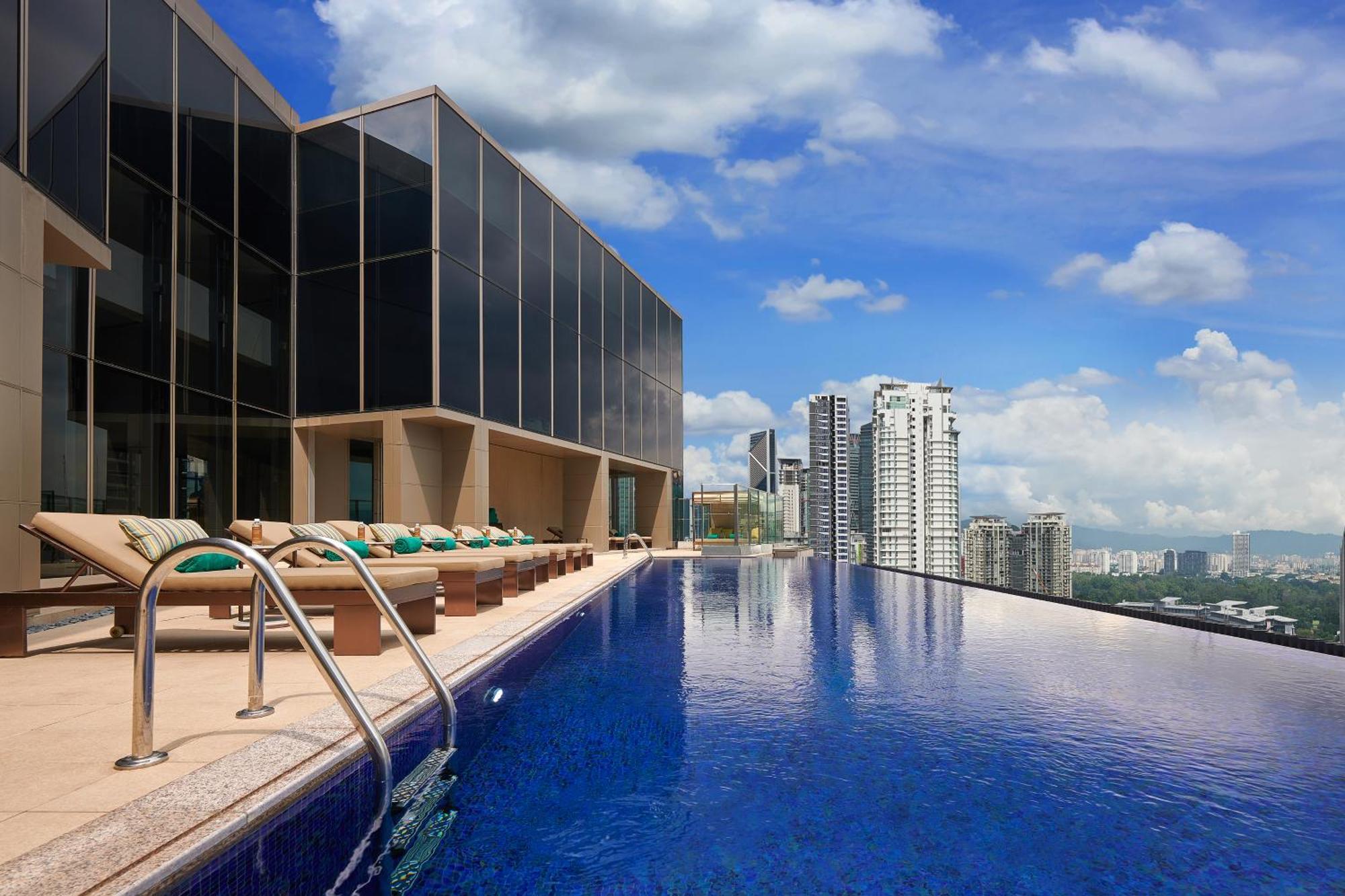 Club Grand Deluxe Oasis